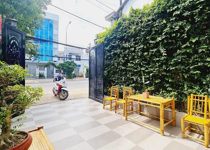 - Canary Bảo Khách sạn 3*